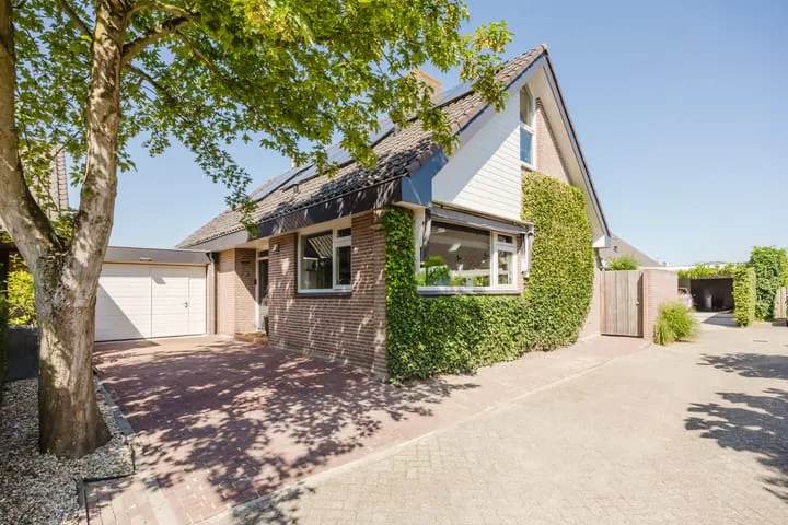 Twee-onder-één-kap te koop: Binnendams 10A, Giessendam Over 't Spoor Hardinxveld-Giessendam