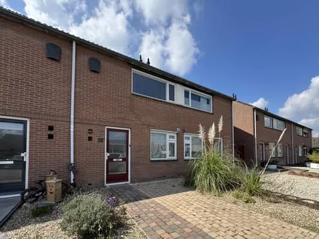 Tussenwoning te koop: Binnenhof 28, Deest Deest