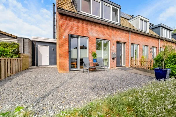 Hoekwoning te koop: Binnenkruier 96, Stompetoren Stompetoren