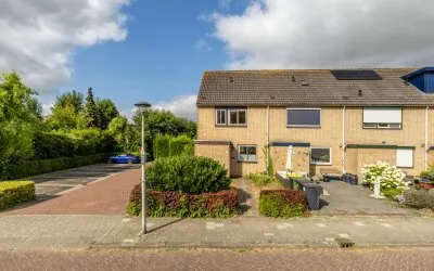 Hoekwoning te koop: Binnensingel 11, Strijen Woonkern Strijen