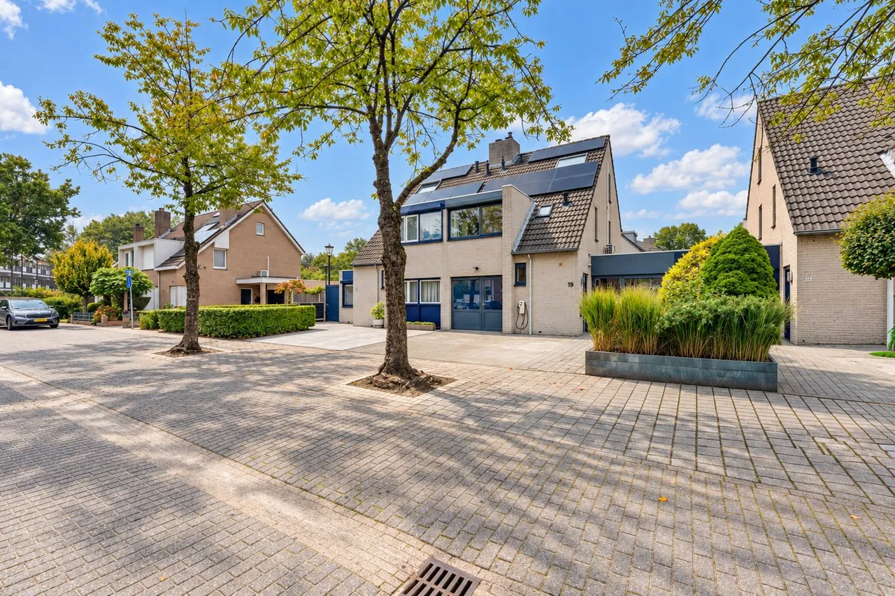 Tussenwoning te koop: Binnenweg 19, Breda