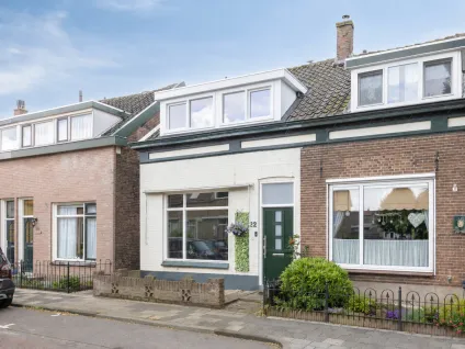 Hoekwoning te koop: Binnenweg 22, Santwijck Tiel