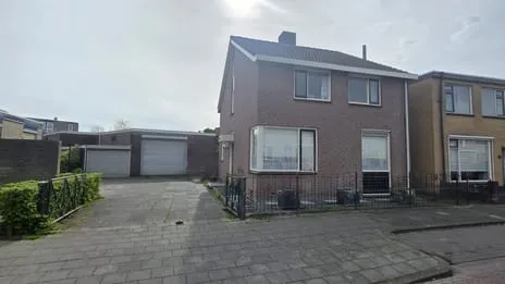 Vrijstaande woning te koop: Binnenweg 38, Santwijck Tiel