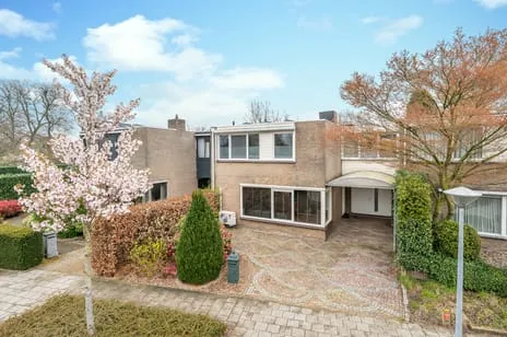 Tussenwoning te koop: Bisschop Bekkerslaan 6, Moleneind-Groenewoud Uden