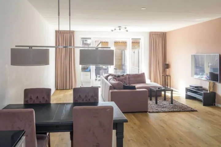 Woning te huur: Bisschop Janssensstraat, Sint Pieterspark Tilburg