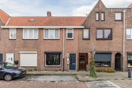 Tussenwoning te koop: Bisschop Masiusstraat 47, Sint Pieterspark Tilburg