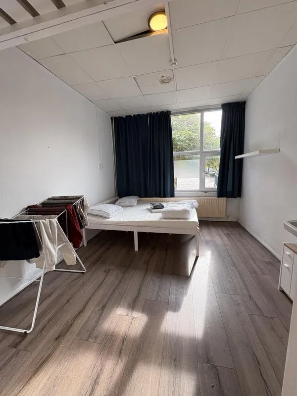 Kamer te huur: Bisschop Zwijsenstraat 130-3, Broekhoven I Tilburg