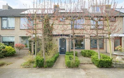Tussenwoning te koop: Bisschopshoeve 111, Heusdenhout Breda