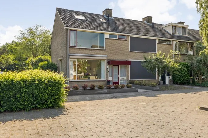 Hoekwoning te koop: Bisschopshoeve 112, Heusdenhout Breda