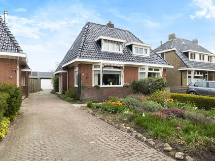 Twee-onder-één-kap te koop: Bitgumerdyk 31, Berltsum Noord Berltsum