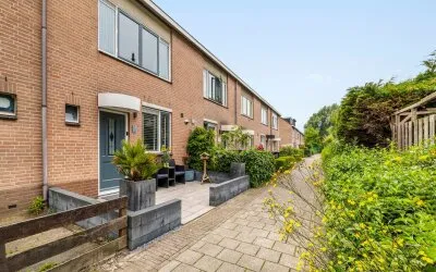Tussenwoning te koop: Bitterkruidpad 5, Kruidenwijk Noordwest Almere
