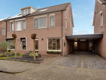 Tussenwoning te koop: Bittervoornstraat 18, Hengelo