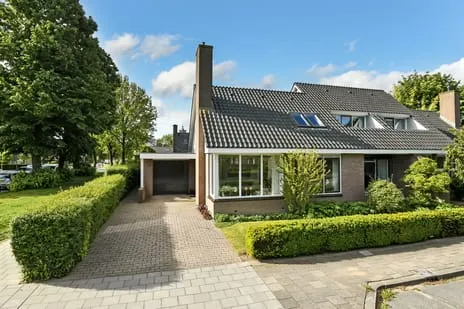 Twee-onder-één-kap te koop: Bizetstraat 1, de Helster Elst (Ge)