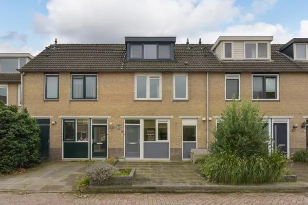 Tussenwoning te koop: Blauwe Zegge 56, Wilnis