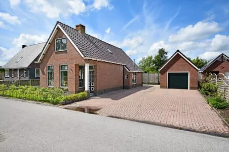 Vrijstaande woning te koop: Blauwhuisterweg 36, Surhuisterveen Surhuisterveen