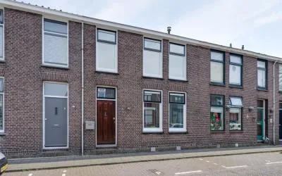 Tussenwoning te koop: Bleekersstraat 23, Bomenbuurt Zaandam
