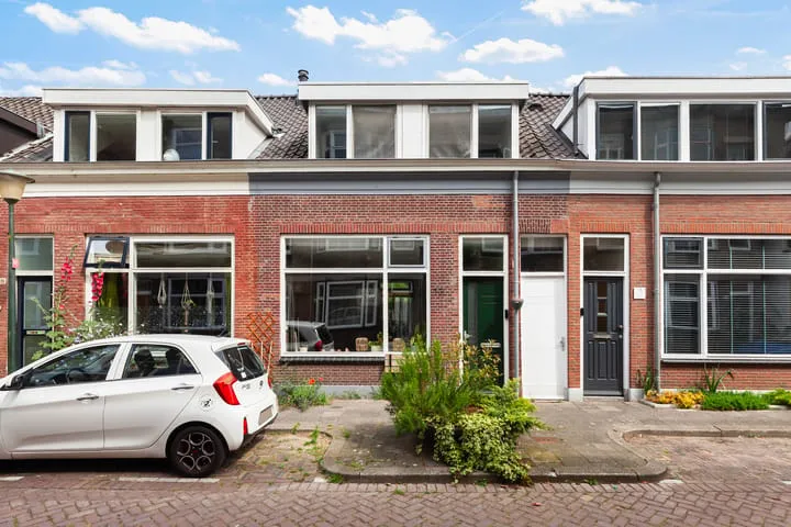 Terraced house for sale: Bleekstraat 13, Oostbuurt Vlaardingen