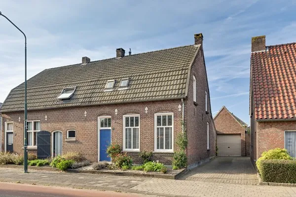Twee-onder-één-kap te koop: Bleijenhoek 25, Bladel