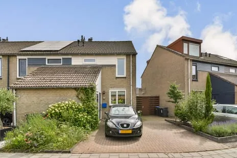 Corner house for sale: Blikslagerstraat 7, Ambachtenbuurt Schiedam