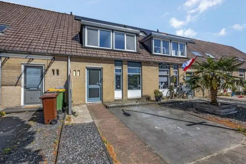 Tussenwoning te koop: Bloemaertstraat 26, Maandereng-Oost Ede