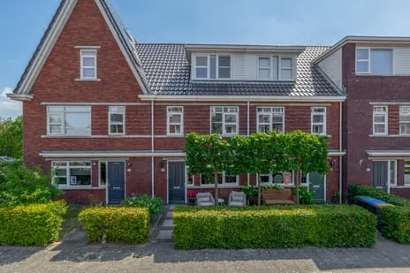 Terraced house for sale: Bloembinderspark 39, Bloemenbuurt Lisse