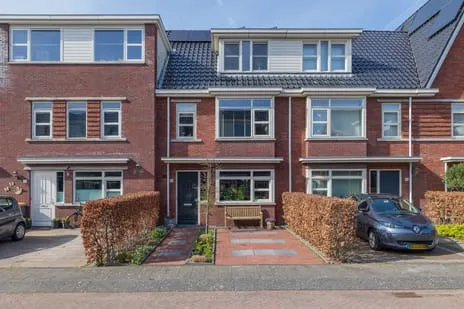 Tussenwoning te koop: Bloembinderspark 68, Bloemenbuurt Lisse