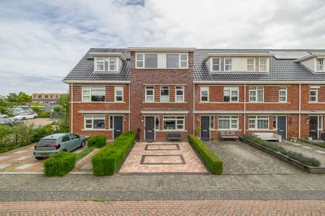 Tussenwoning te koop: Bloembinderspark 73, Bloemenbuurt Lisse