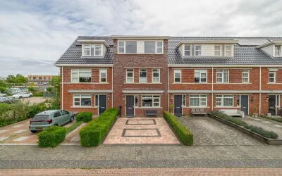 Terraced house for sale: Bloembinderspark 73, Bloemenbuurt Lisse