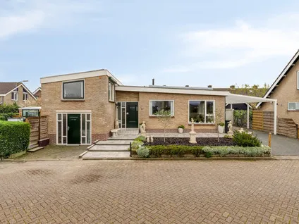 Vrijstaande woning te koop: Bloemendaal 1, Dirksland