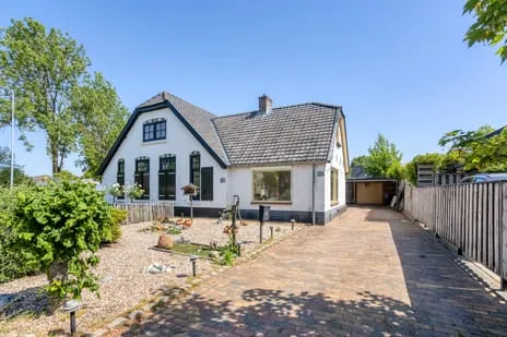 Twee-onder-één-kap te koop: Bloemendaallaan 62-01, Staatsliedenwijk Barneveld