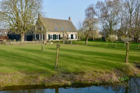 Vrijstaande woning te koop: Bloemendaalse Zeedijk 2, Zevenbergschen Hoek Zevenbergschen Hoek (Gem. Moerdijk)