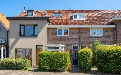 Tussenwoning te koop: Bloemendaalsestraatweg 64, Blekersbuurt Santpoort-Zuid