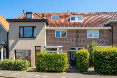 Terraced house for sale: Bloemendaalsestraatweg 64, Blekersbuurt Santpoort-Zuid