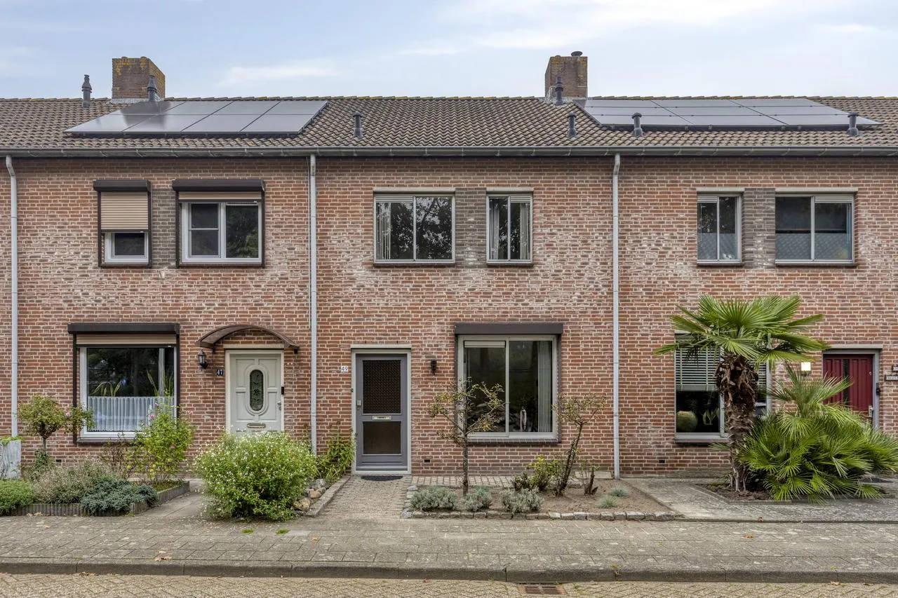 Tussenwoning te koop: Bloemendaalseweg 49, Lepelstraat
