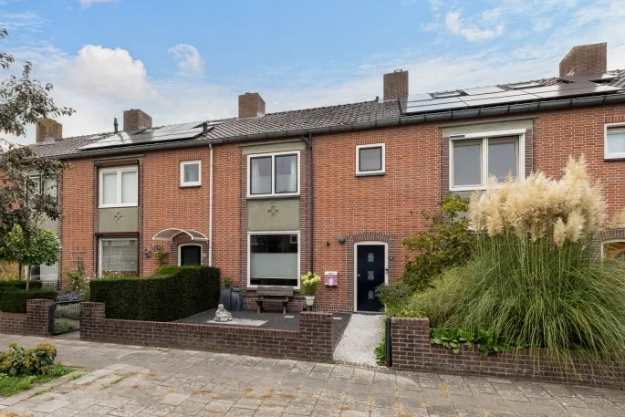 Tussenwoning te koop: Bloemenheuvellaan 21, Zeist