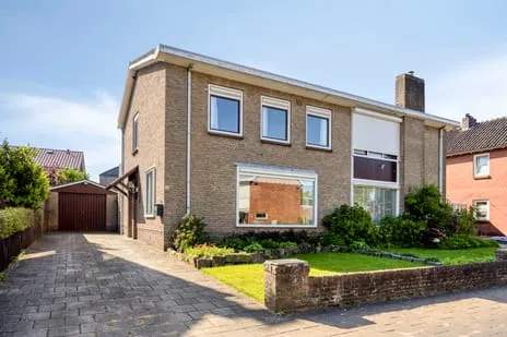 Twee-onder-één-kap te koop: Bloemenkamplaan 8, Zuid-Berghuizen Oldenzaal