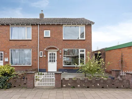 Hoekwoning te huur: Bloemenoordplein 22, Bloemenoord Waalwijk