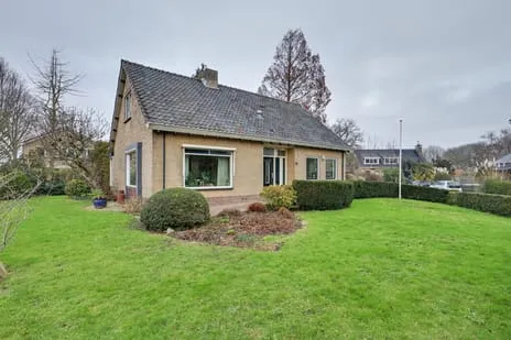 Vrijstaande woning te koop: Bloemenstraat 10, Oost Ridderkerk