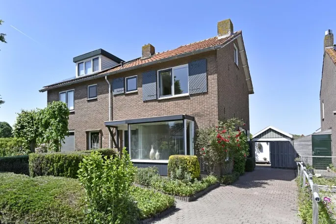 Twee-onder-één-kap te koop: Bloemenstraat 50, Papenveer Ter Aar