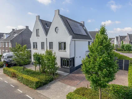 Twee-onder-één-kap te koop: Bloemenweg 45, Dirksland zuid Dirksland