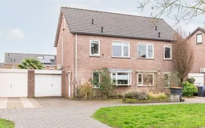 Tussenwoning te koop: Bloemersweide 75, Gendringen Gendringen
