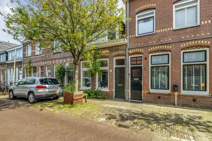 Hoekwoning te koop: Bloemfonteinstraat 4, Generaalsbuurt Haarlem