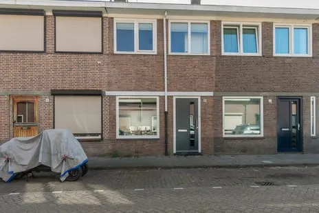 Tussenwoning te koop: Bloemfonteinstraat 8, Afrikaanderbuurt Midden Tilburg