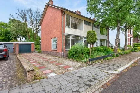 Twee-onder-één-kap te koop: Bloemheuvellaan 14, Zevenhuizen Apeldoorn