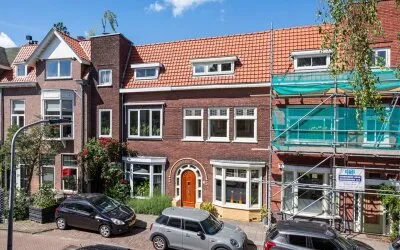 Tussenwoning te koop: Bloemhofstraat 23, Rozenprieel-zuid Haarlem