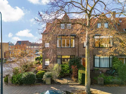 Hoekwoning te koop: Bloemistenlaan 46, Tuinstadwijk Leiden