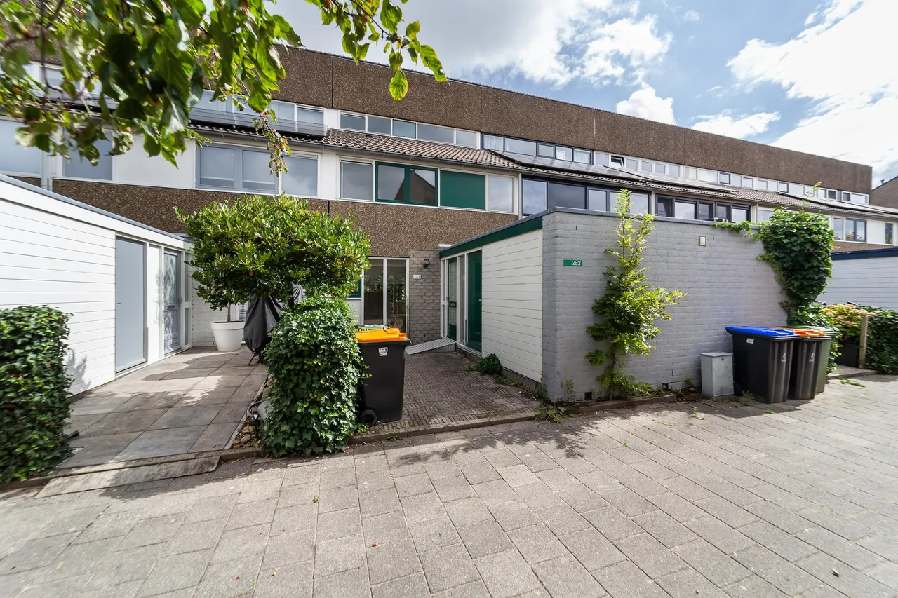 Tussenwoning te koop: Bloemstede 282, Maarssen