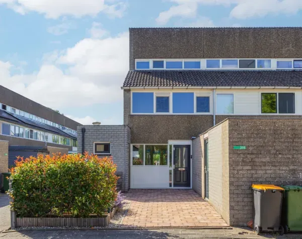 Corner house for sale: Bloemstede 315, Bloemstede Maarssen