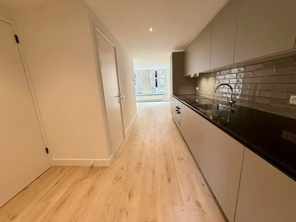 Studio te huur: Bloemstraat 22-1, Bloemgrachtbuurt Amsterdam