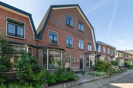 Tussenwoning te koop: Bloemstraat 23, De Hoven Deventer